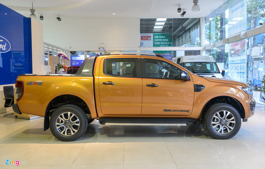 Ford Ranger Wildtrak 2019 giá 918 triệu đồng về đại lý