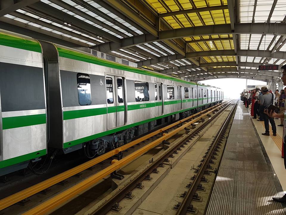 Đường sắt Cát Linh-Hà Đông chính thức chạy thử 5 tàu