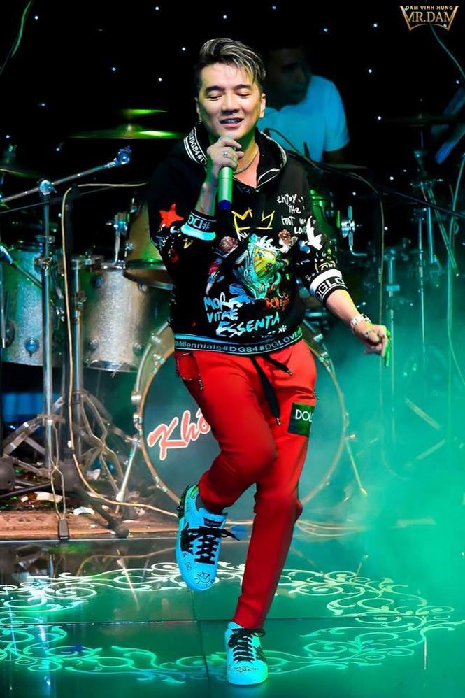 Đàm Vĩnh Hưng nhập viện vì kiệt sức khi lưu diễn