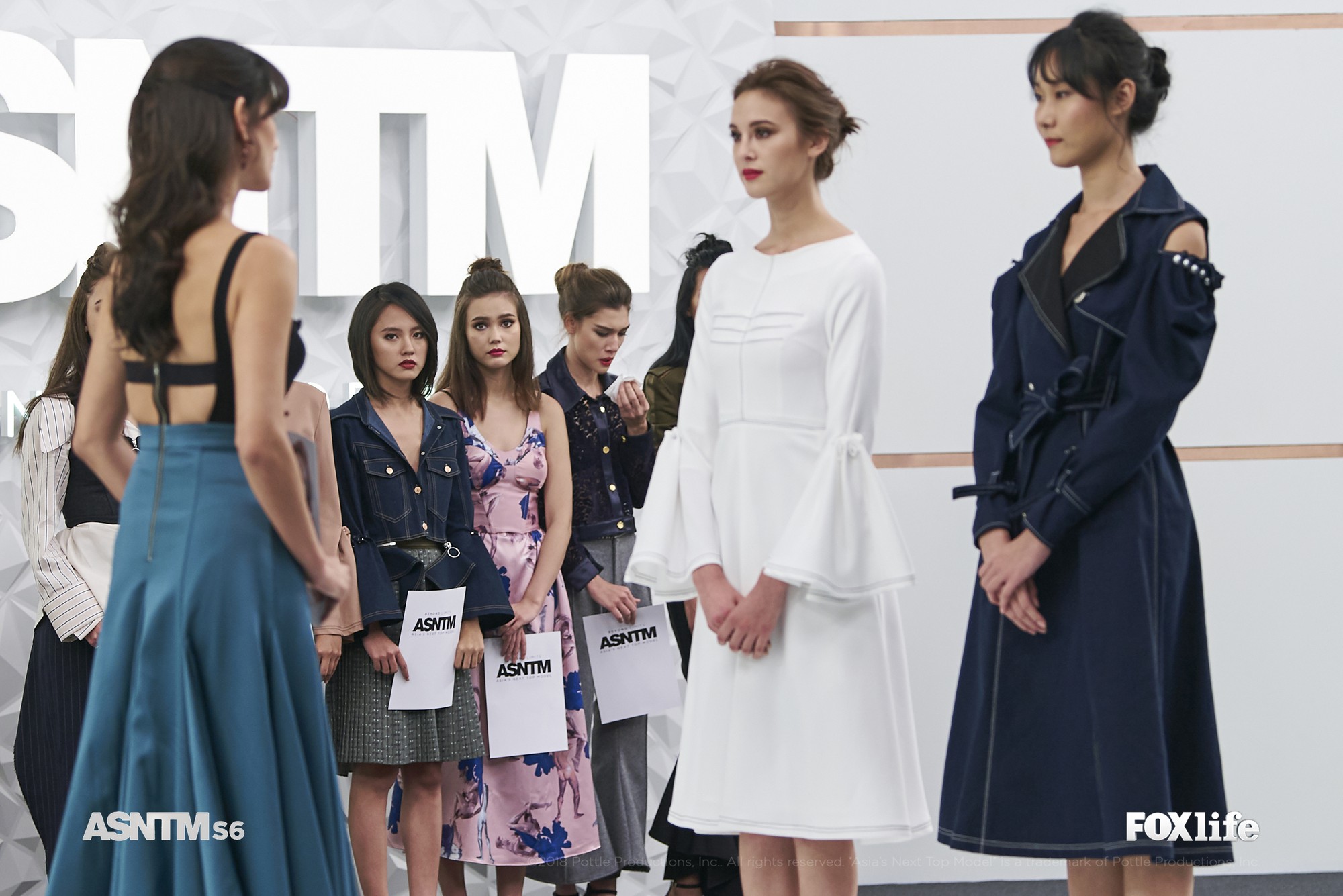  Asias Next Top Model tập 5: Minh Tú mất một lúc 2 thí sinh, Thanh Vy nhảy ngược vào top 3