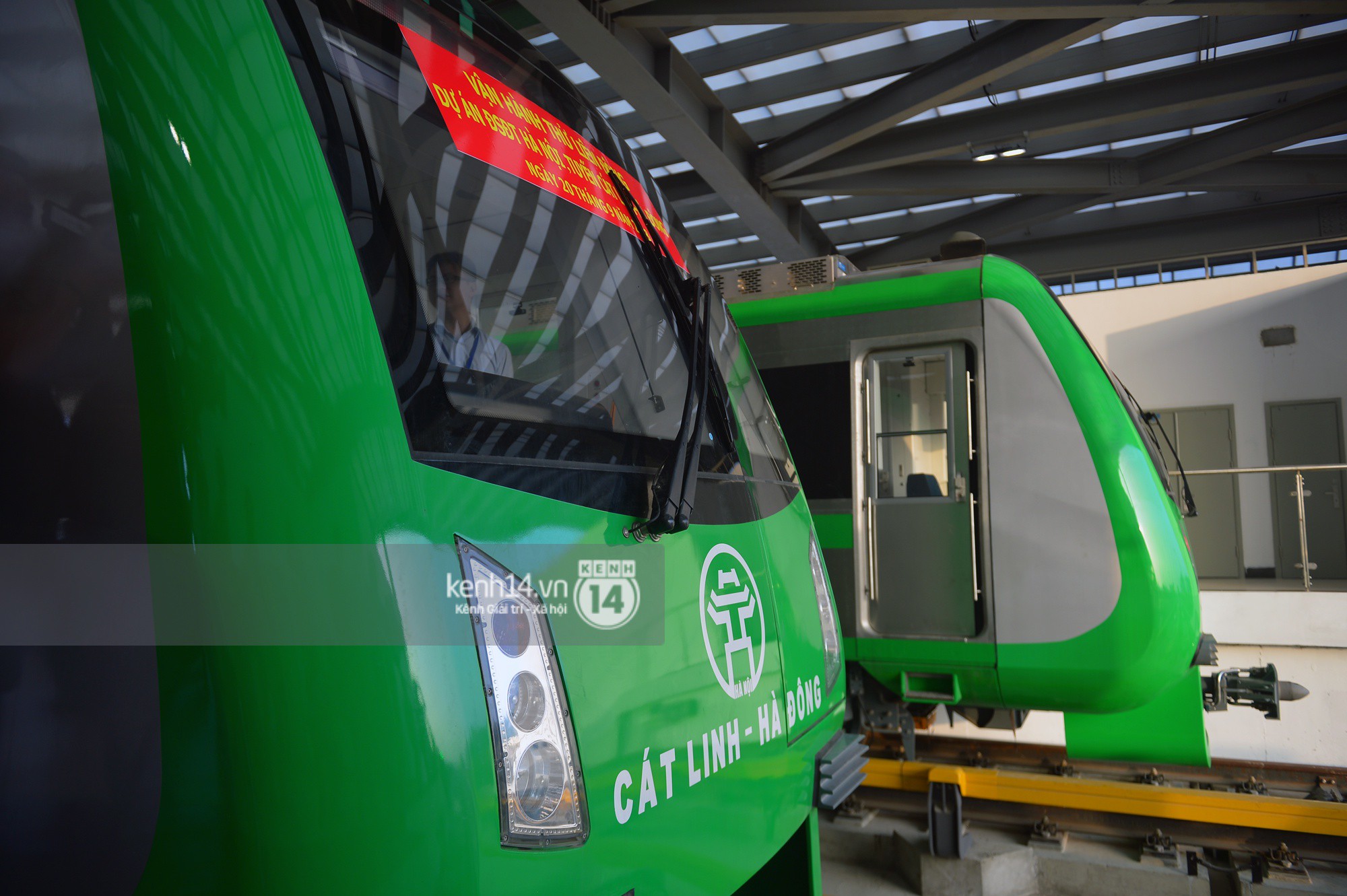 Ảnh: Trải nghiệm bên trong đoàn tàu đường sắt trên cao Cát Linh - Hà Đông ngày chính thức chạy thử