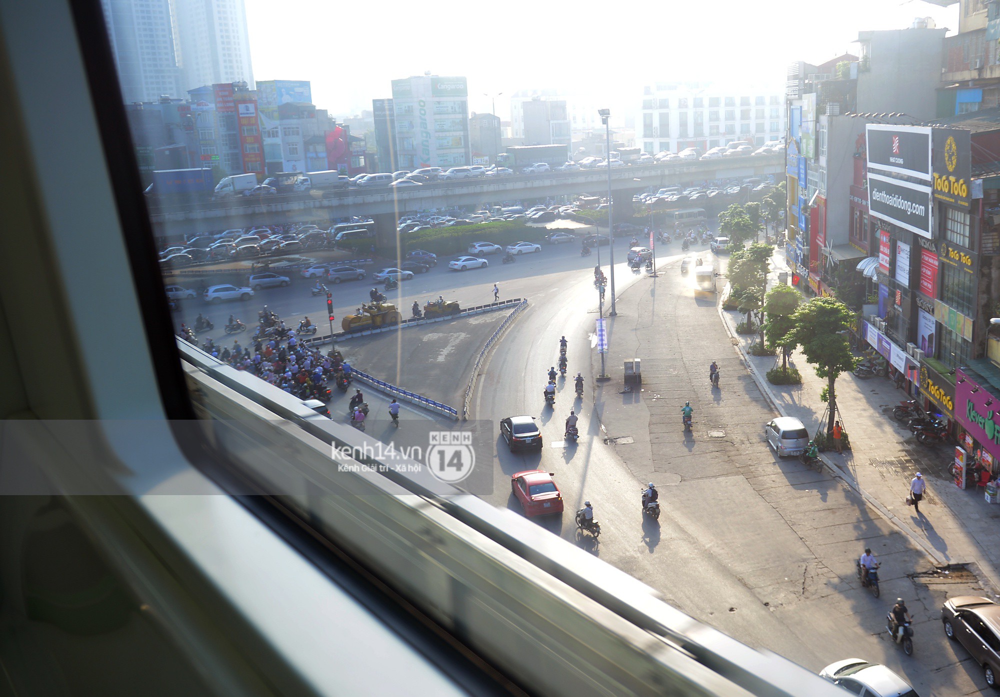 Ảnh: Trải nghiệm bên trong đoàn tàu đường sắt trên cao Cát Linh - Hà Đông ngày chính thức chạy thử