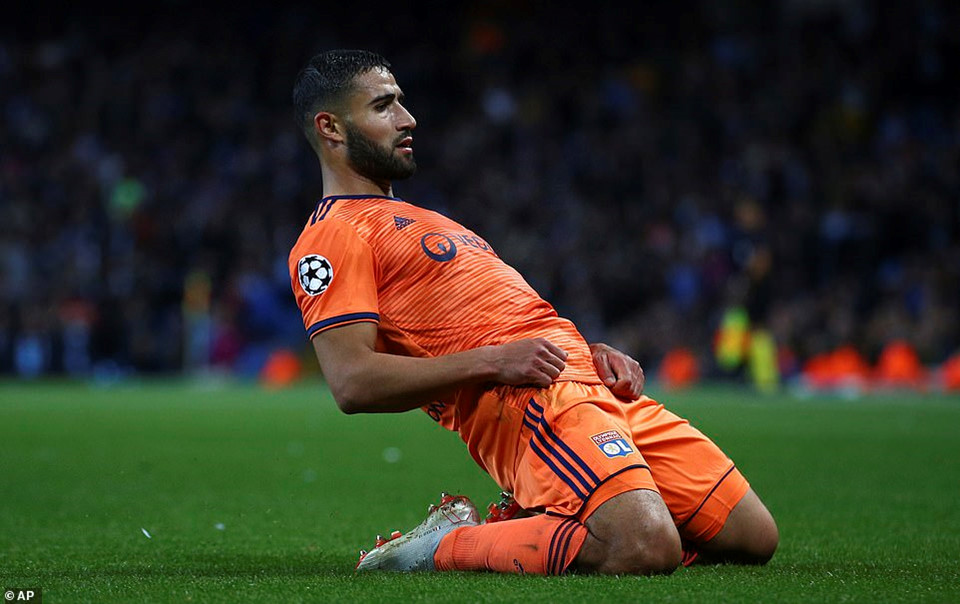 Man City chịu trận thua đáng xấu hổ khi ra quân tại Champions League