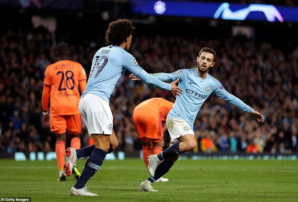 Man City chịu trận thua đáng xấu hổ khi ra quân tại Champions League