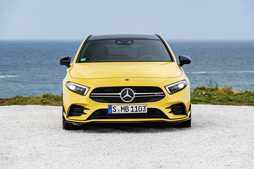 Ra mắt Mercedes-AMG A35 4MATIC, đối thủ của Audi S3