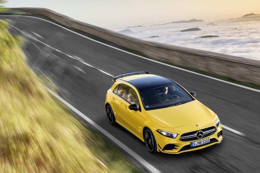 Ra mắt Mercedes-AMG A35 4MATIC, đối thủ của Audi S3