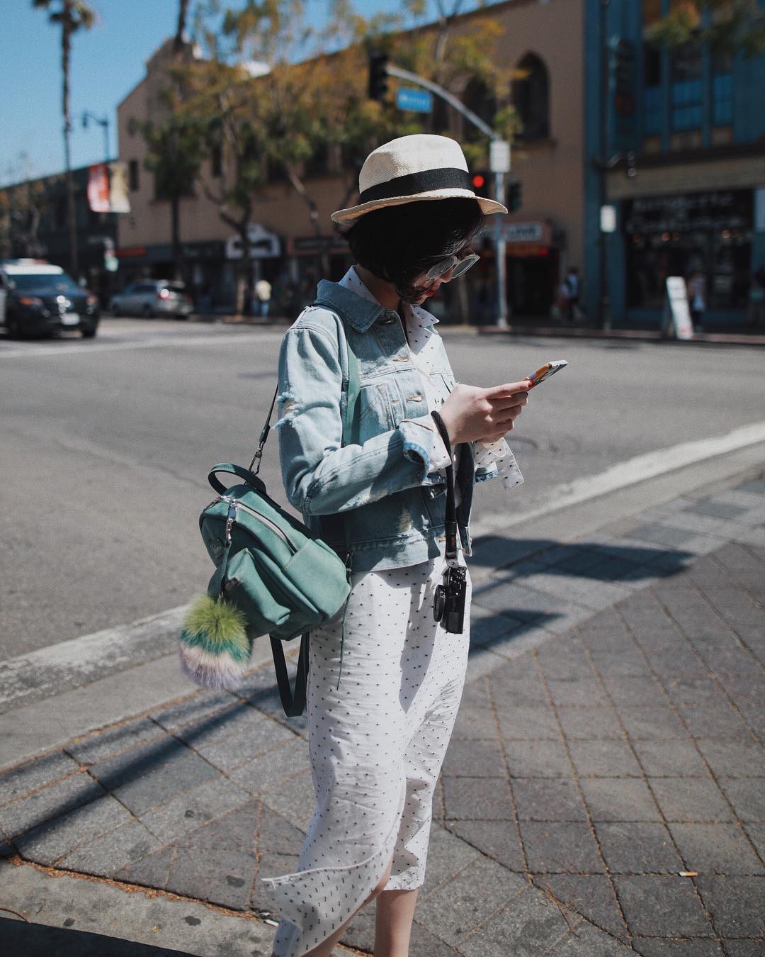 Thu này có thêm 4 kiểu áo khoác mỏng vừa xinh lại cá tính để bạn không phải mặc nguyên cả mùa mỗi chiếc blazer Thu này có thêm 4 kiểu áo khoác mỏng vừa xinh lại cá tính để bạn không phải mặc nguyên cả mùa mỗi chiếc blazer