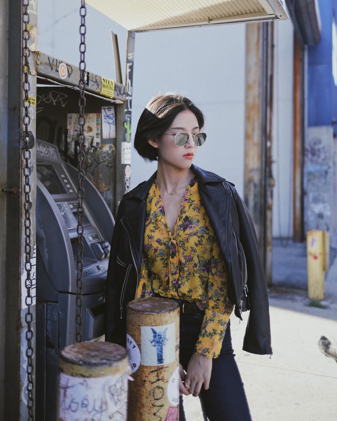 Thu này có thêm 4 kiểu áo khoác mỏng vừa xinh lại cá tính để bạn không phải mặc nguyên cả mùa mỗi chiếc blazer Thu này có thêm 4 kiểu áo khoác mỏng vừa xinh lại cá tính để bạn không phải mặc nguyên cả mùa mỗi chiếc blazer