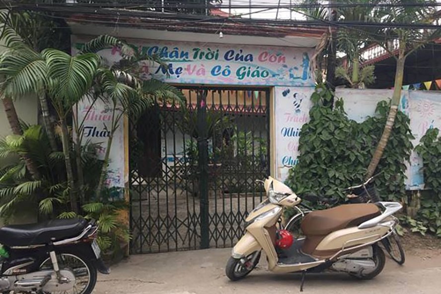 Hé lộ nguyên nhân khiến bé trai 2 tuổi bị rách vùng kín khi đi học ở trường mầm non