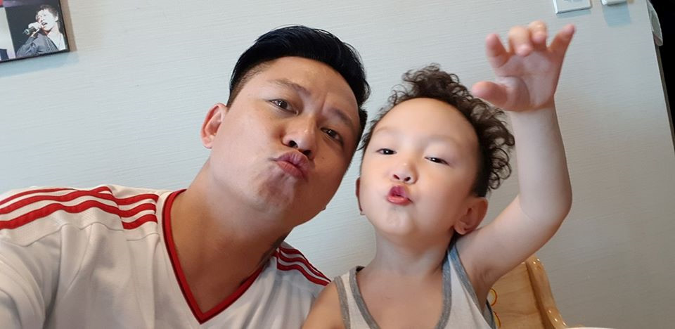 Tình cảm đặc biệt của Tuấn Hưng dành cho con trai