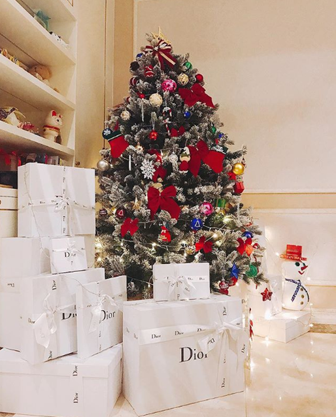 Những Hoa hậu chịu chơi của Vbiz: Mua hàng hiệu theo lố, đi du lịch sang chảnh ở khách sạn hàng chục triệu đồng/đêm