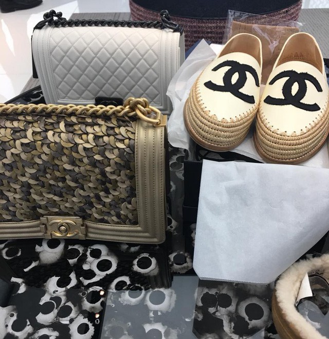 Những Hoa hậu chịu chơi của Vbiz: Mua hàng hiệu theo lố, đi du lịch sang chảnh ở khách sạn hàng chục triệu đồng/đêm