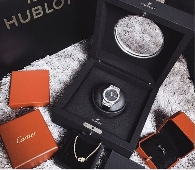 Những Hoa hậu chịu chơi của Vbiz: Mua hàng hiệu theo lố, đi du lịch sang chảnh ở khách sạn hàng chục triệu đồng/đêm