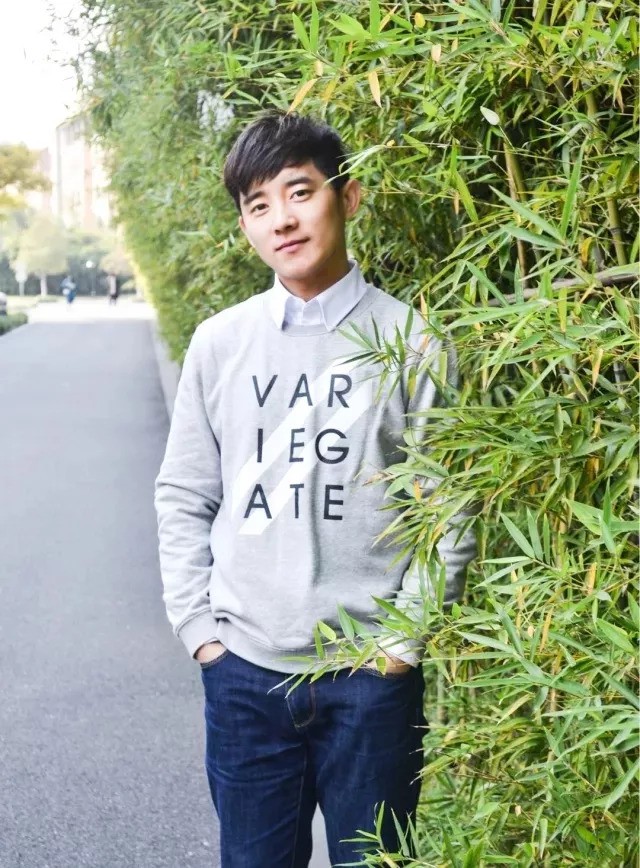 Giảng viên trường người ta: Đẹp trai ngời ngời lại còn tiến sĩ trẻ tuổi