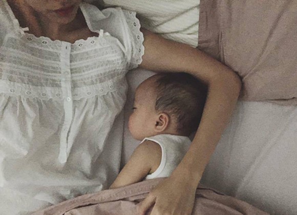 Làm dâu nhà giàu tưởng sung sướng nhưng không ngờ Hà Tăng lại bận rộn đến thế