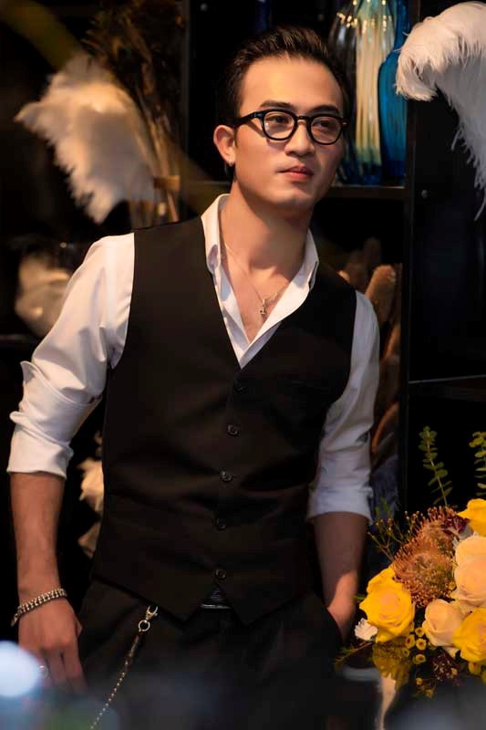 Bị tát liên tục, My sói vẫn tình tứ bên Cảnh soái ca