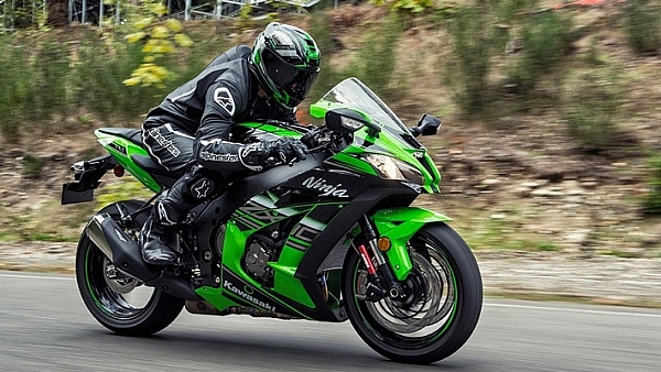 Bãi bỏ quy định cấp phép nhập khẩu với xe gắn máy từ 175cm3 trở lên