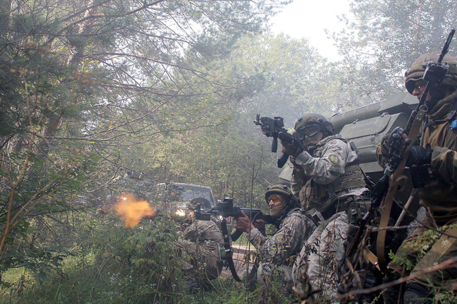 Ukraine tung video chất như phim Hollywood khoe tập trận chung với Mỹ