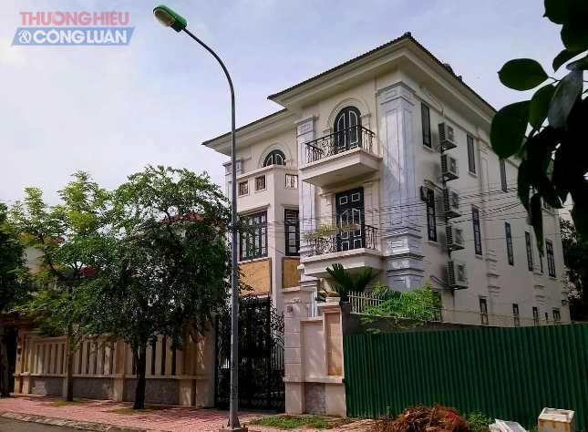 Choáng ngợp với khu biệt thự bề thế được cho là của nhiều quan chức tỉnh Bắc Giang