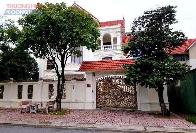 Choáng ngợp với khu biệt thự bề thế được cho là của nhiều quan chức tỉnh Bắc Giang