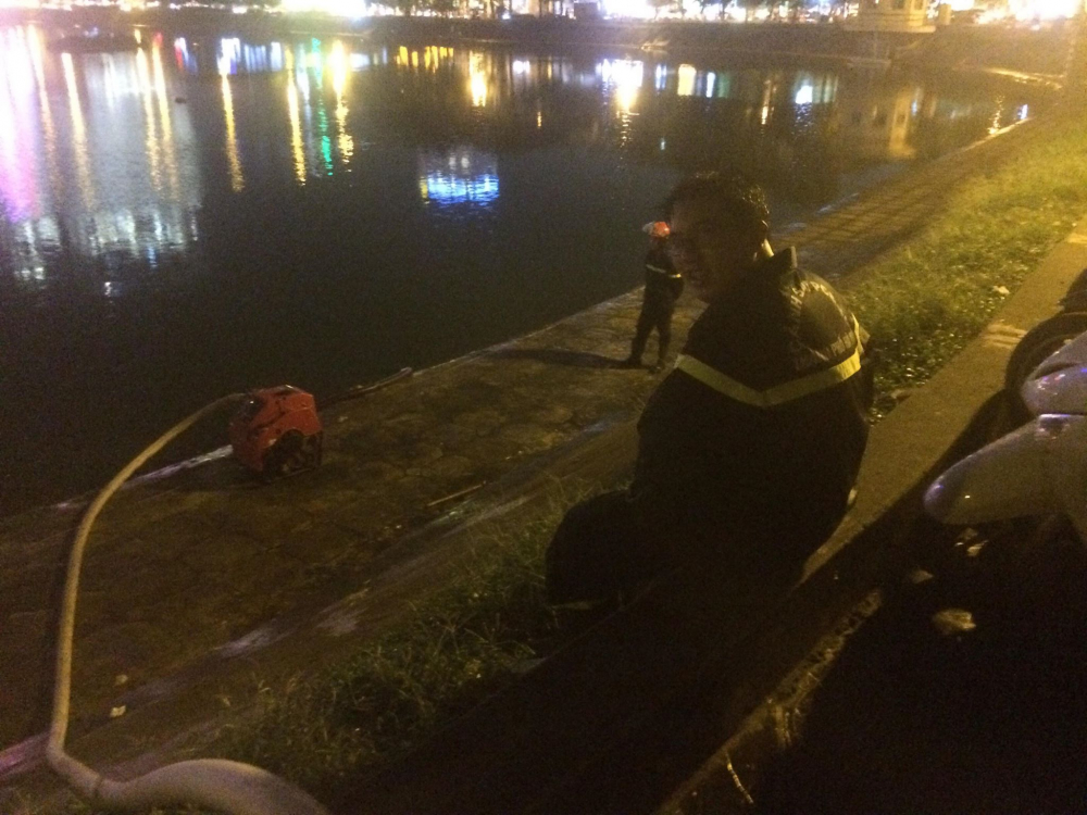 Lửa cháy lan 10 căn nhà ở Hà Nội, hàng trăm người dân phải sơ tán