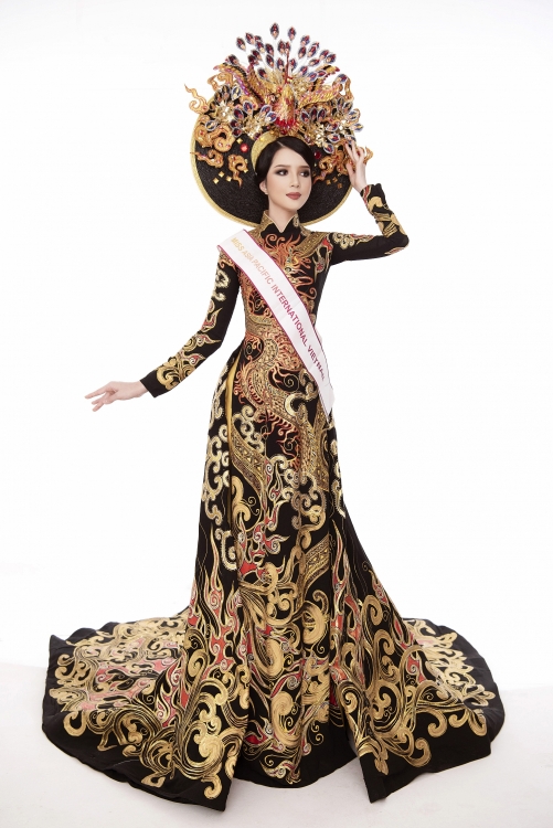 Thúy Vi đạt giải Trang phục truyền thống đẹp nhất Hoa hậu Châu Á Thái Bình Dương 2018