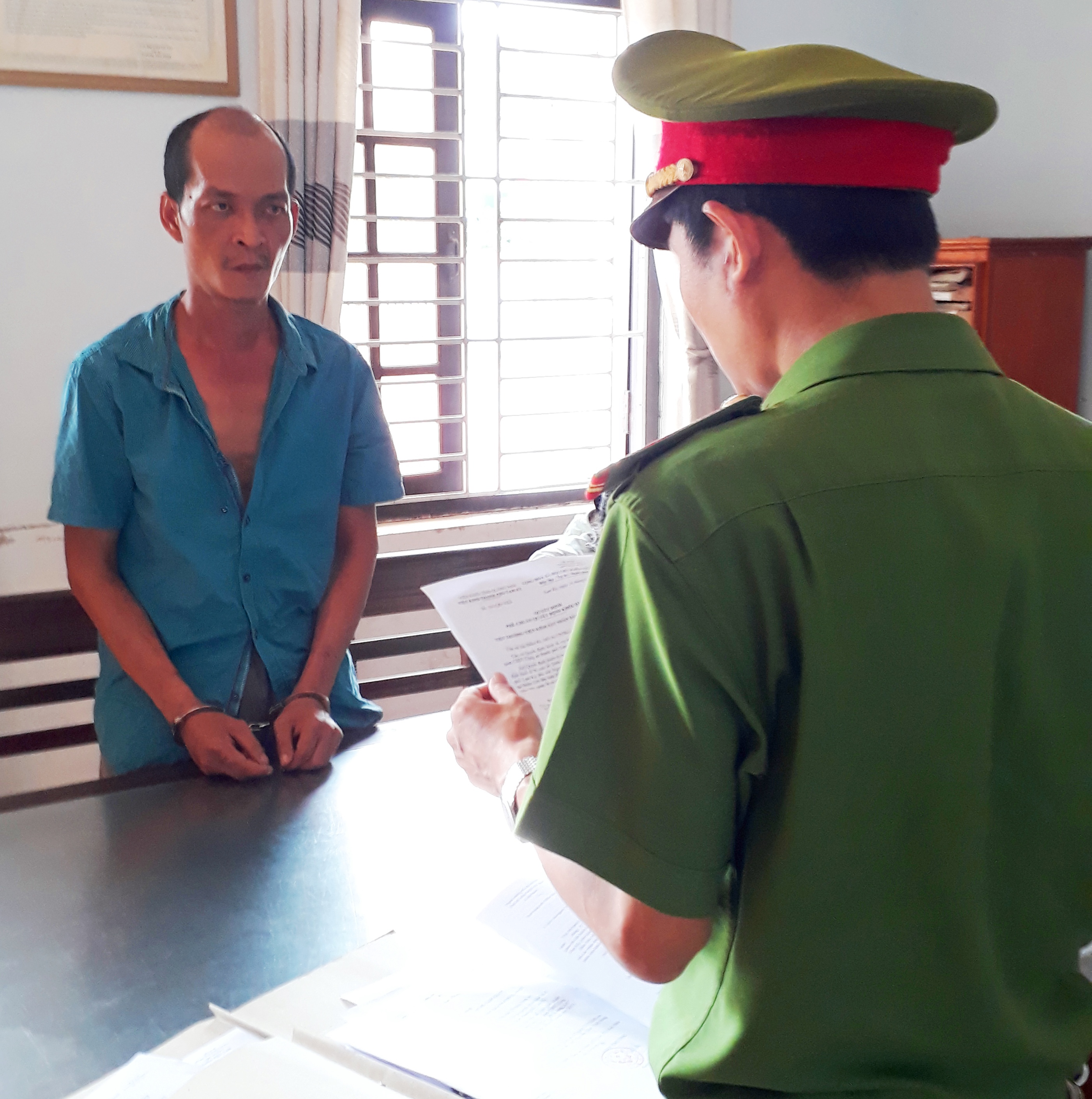 Khởi tố đối tượng đâm cụ già trọng thương