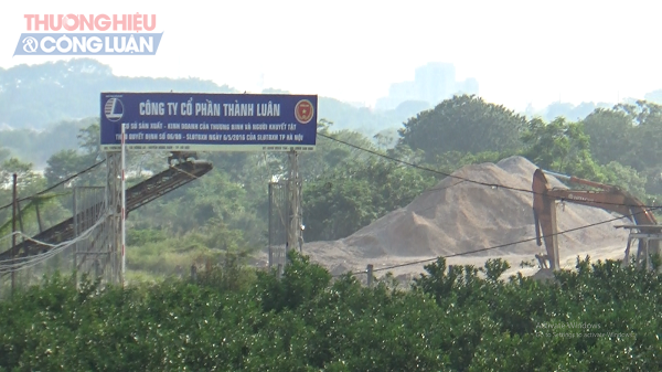 Đông Anh (Hà Nội): Hàng loạt bãi cát lậu vẫn ngang nhiên hoạt động