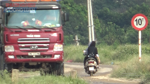 Đông Anh (Hà Nội): Hàng loạt bãi cát lậu vẫn ngang nhiên hoạt động
