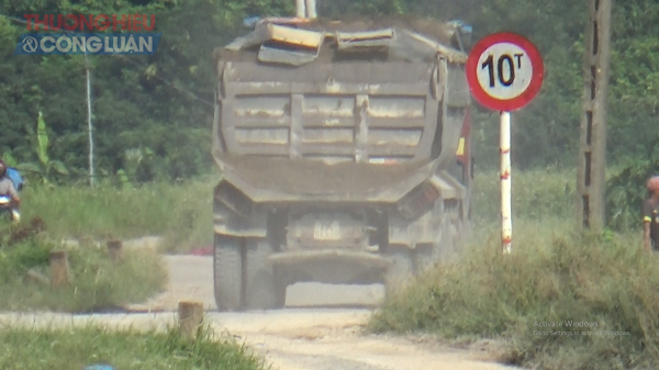 Đông Anh (Hà Nội): Hàng loạt bãi cát lậu vẫn ngang nhiên hoạt động