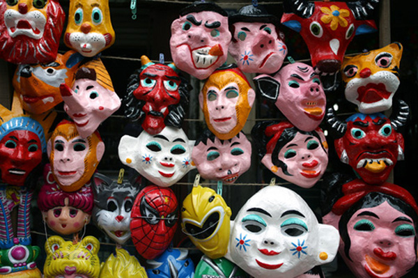 Nguy hiểm tiềm ẩn từ đồ chơi Trung thu không rõ nguồn gốc