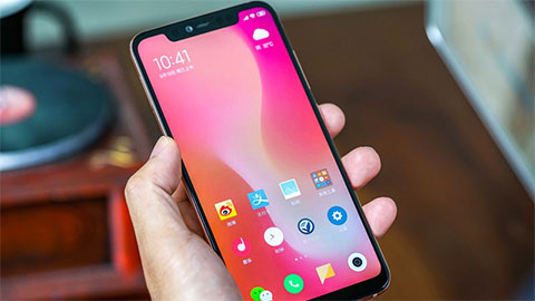Xiaomi Mi 8 Pro ra mắt với cấu hình khủng, đẹp như iPhone X, giá 467 USD
