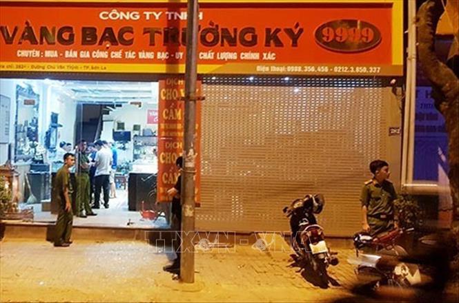 Chùm ảnh nóng về vụ cướp tiệm vàng Trường Ký tại Sơn La