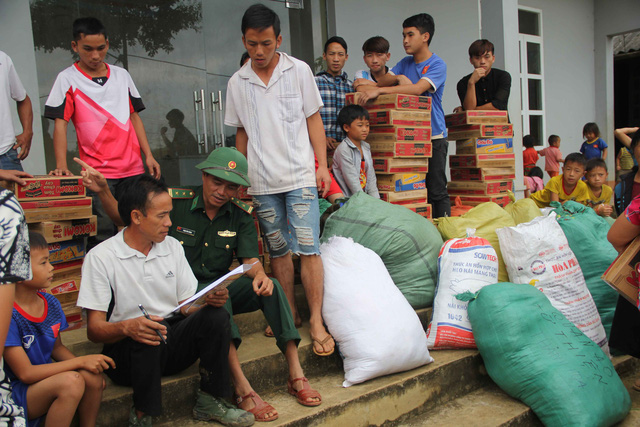 Cõng hàng vào nơi mọi phương tiện đều bất lực