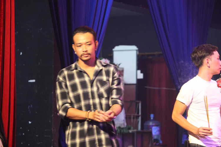 Nghệ sĩ Việt đến tham dự lễ giỗ Tổ ngành Sân khấu