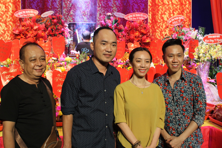 Nghệ sĩ Việt đến tham dự lễ giỗ Tổ ngành Sân khấu