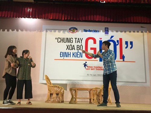 Kể chuyện đội kịch nói của những nhà báo tương lai
