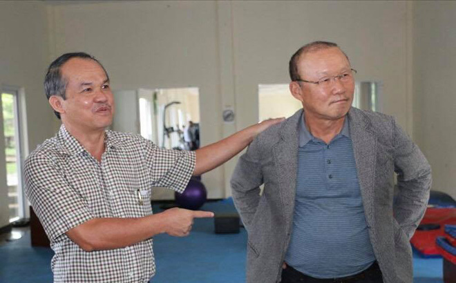 Hợp đồng của HLV Park Hang Seo và góc nhìn riêng của bầu Đức