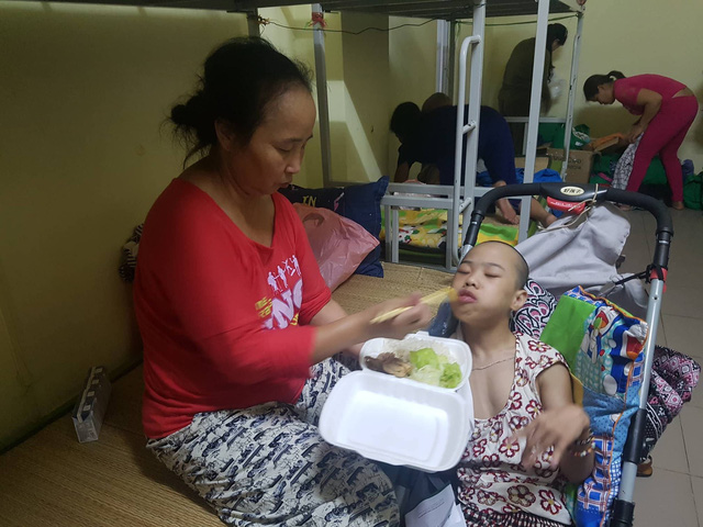 Xót xa những cảnh ngộ sau vụ cháy 19 căn nhà gần Bệnh viện Nhi