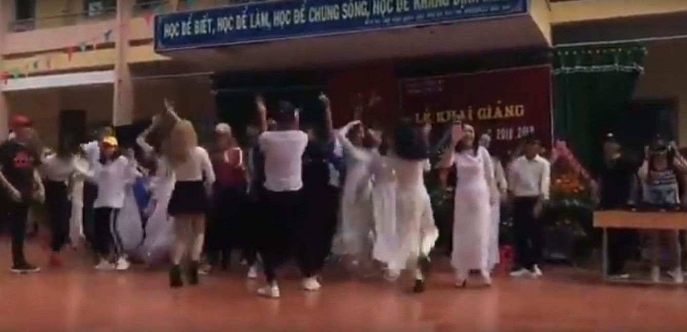 Đắk Lắk: Sở GDĐT yêu cầu báo cáo vụ học sinh mở nhạc sàn trong ngày khai giảng