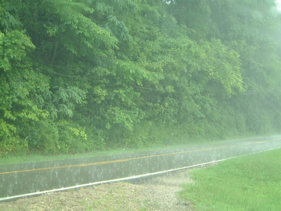 Mưa to gây ngập úng, sạt lở đất cho các tỉnh Nam Trung Bộ và Tây Nguyên