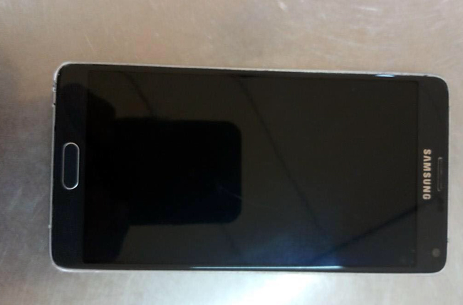 Tên cướp vừa ra tay giật điện thoại bị hiệp sĩ đường phố tóm gọn