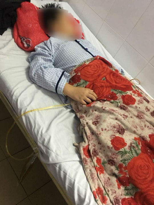Sợ bạn đánh, bé lớp 5 phải nuốt 9 viên bi sắt nam châm