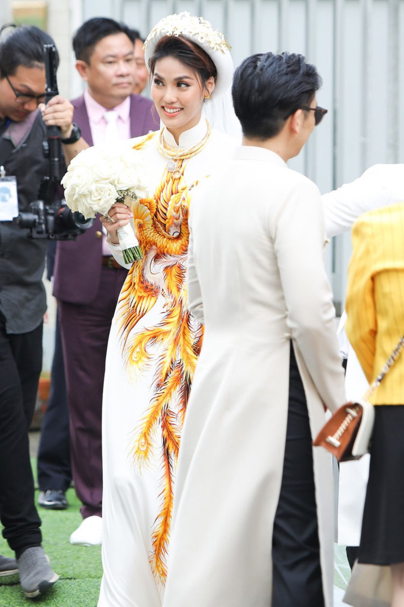 Lan Khuê lộng lẫy trong đám hỏi xa hoa với John Tuấn Nguyễn