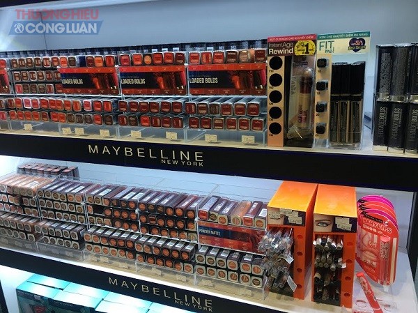 Nhiều khó khăn và thách thức trong cuộc chiến chống hàng lậu mỹ phẩm, thực phẩm chức năng, dược liệu