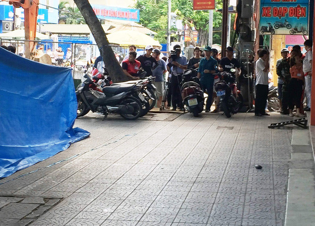 Vật thể lạ giống mìn khiến người dân Huế lo lắng chỉ là bình hơi pháo giấy