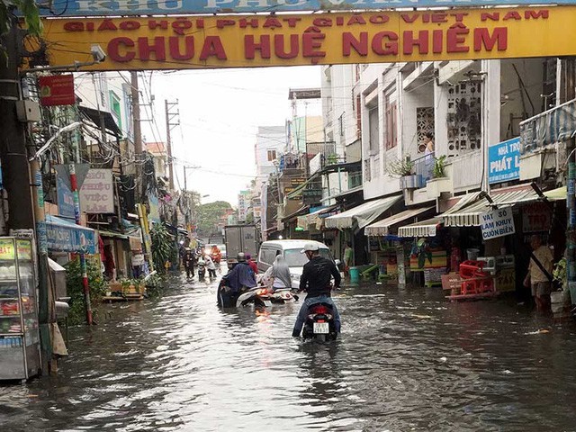 Giải cứu ngập đường Kinh Dương Vương tại TP. HCM bằng máy bơm: Nhà thầu phản ánh nhiều vấn đề không minh bạch
