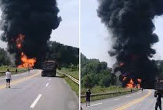 Xe bồn chở dầu tông xế hộp rồi bốc cháy dữ dội: Quyết định đóng cầu, cấm đường dài ngày