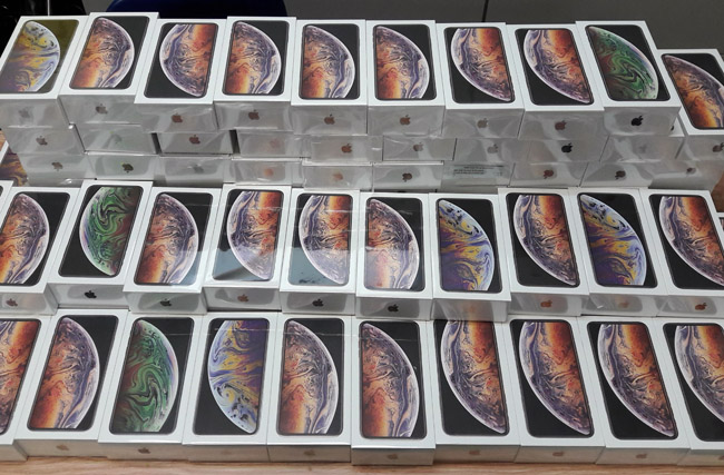 Thu giữ hơn 250 chiếc iPhone nhập lậu qua sân bay, trị giá khoảng 6,5 tỷ đồng