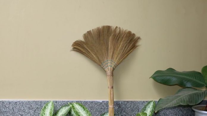 Chổi quét nhà mà để không đúng chỗ, sẽ quét bay hết tài lộc – nên để ở đâu là đúng phong thủy